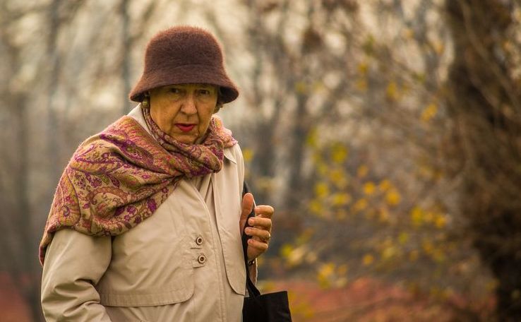 Пенсионерка из Омска получает ежемесячно более 52 тысяч рублей