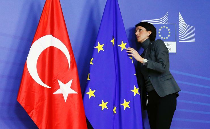 ЕС сокращает помощь Турции до вступления в ЕС на 75%