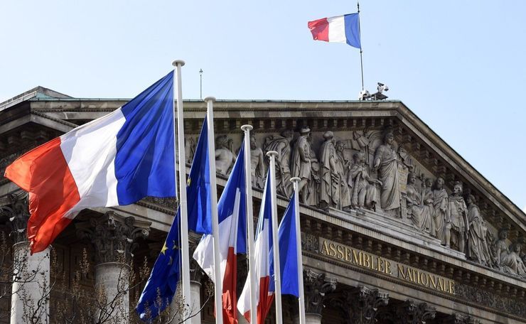 Кабинет министров Франции одобрил спорную пенсионную реформу, вызвавшую забастовки