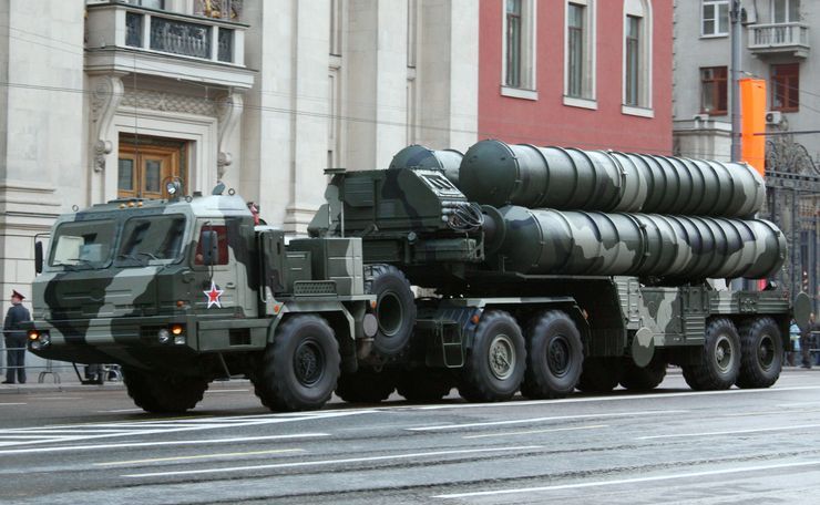 Россия завершает поставку второго комплекта полка ракетной системы С-400 в Китай