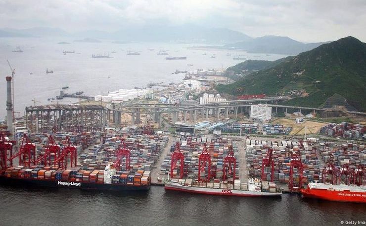 Китайские порты переполнены из-за коронавируса
