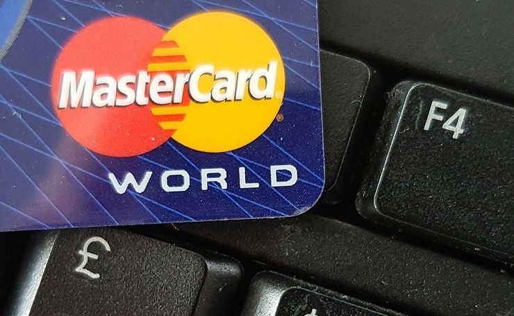 Mastercard понизила прогноз по выручке из-за коронавируса