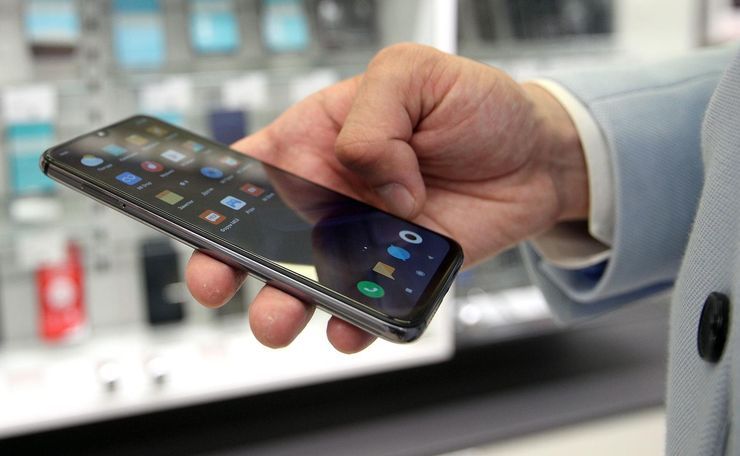 ФАС предлагает обязать Apple, Google и Microsoft очистить свои смартфоны для российских приложений