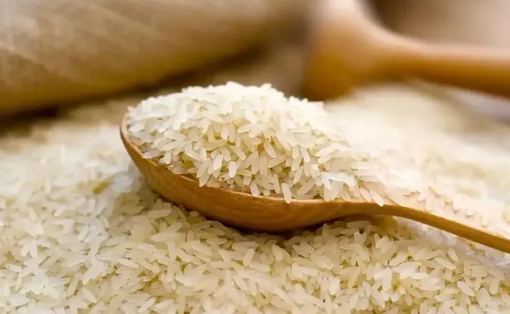 Уханский рисовый завод обеспечивает снабжение продовольствием города во время вспышки