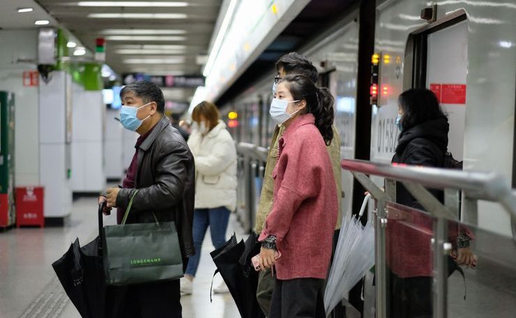 Китай пытается удовлетворить растущий спрос на маски для лица