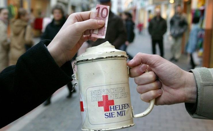 Все меньше немцев жертвуют на благотворительность 