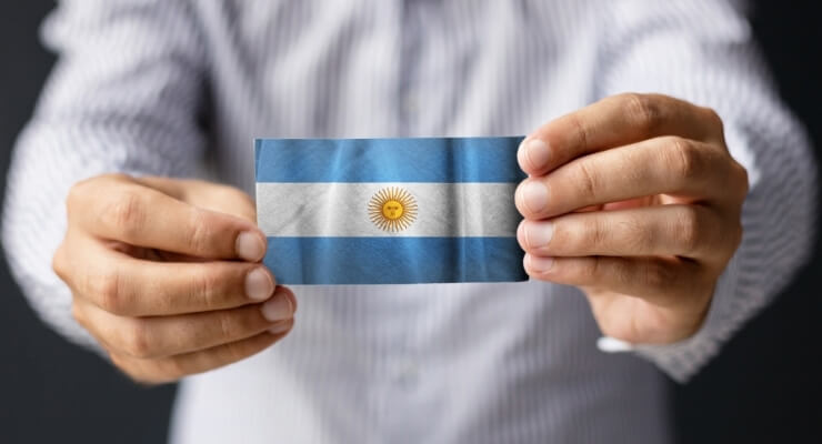 Аргентина намерена выплатить долг МВФ с помощью налогообложения активов своих граждан